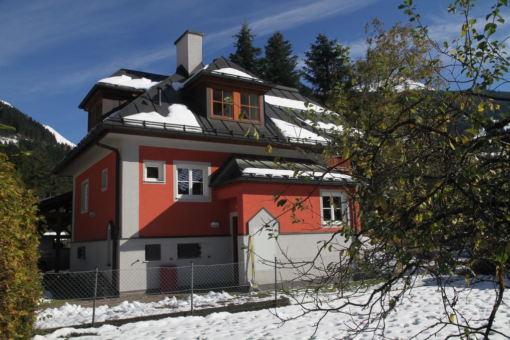 Villa Schnuck - Das Rote Ferienhaus Bad Gastein Esterno foto