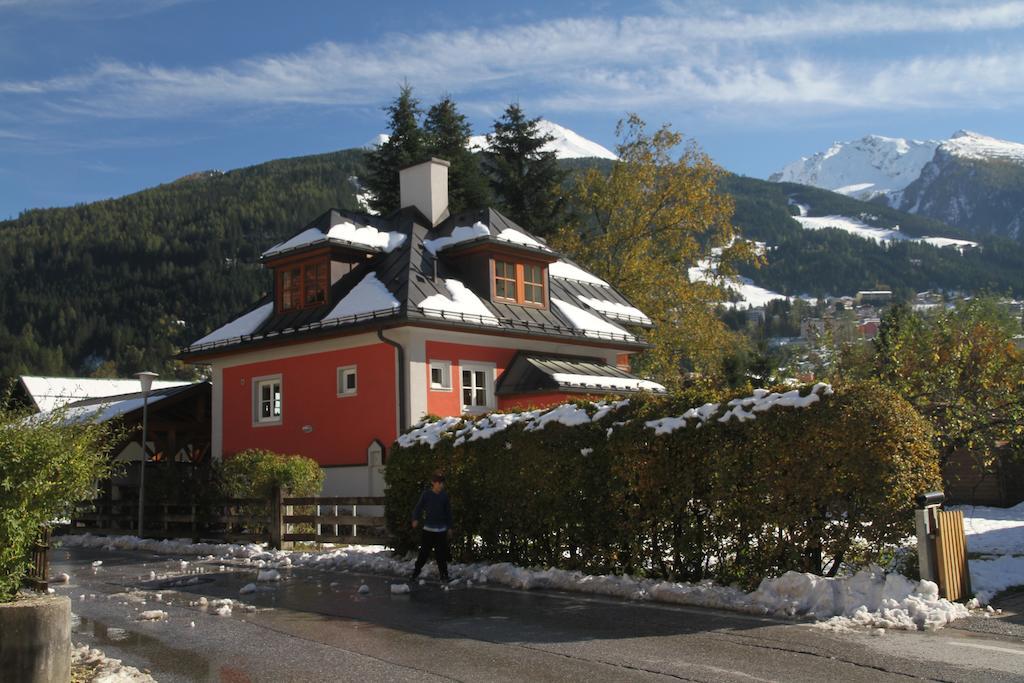 Villa Schnuck - Das Rote Ferienhaus Bad Gastein Esterno foto